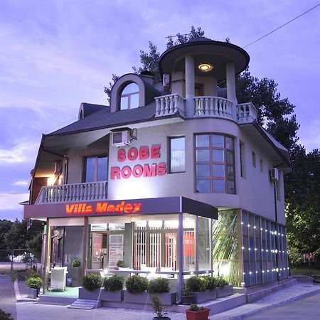 Guesthouse Villa Modex Парачин Екстериор снимка